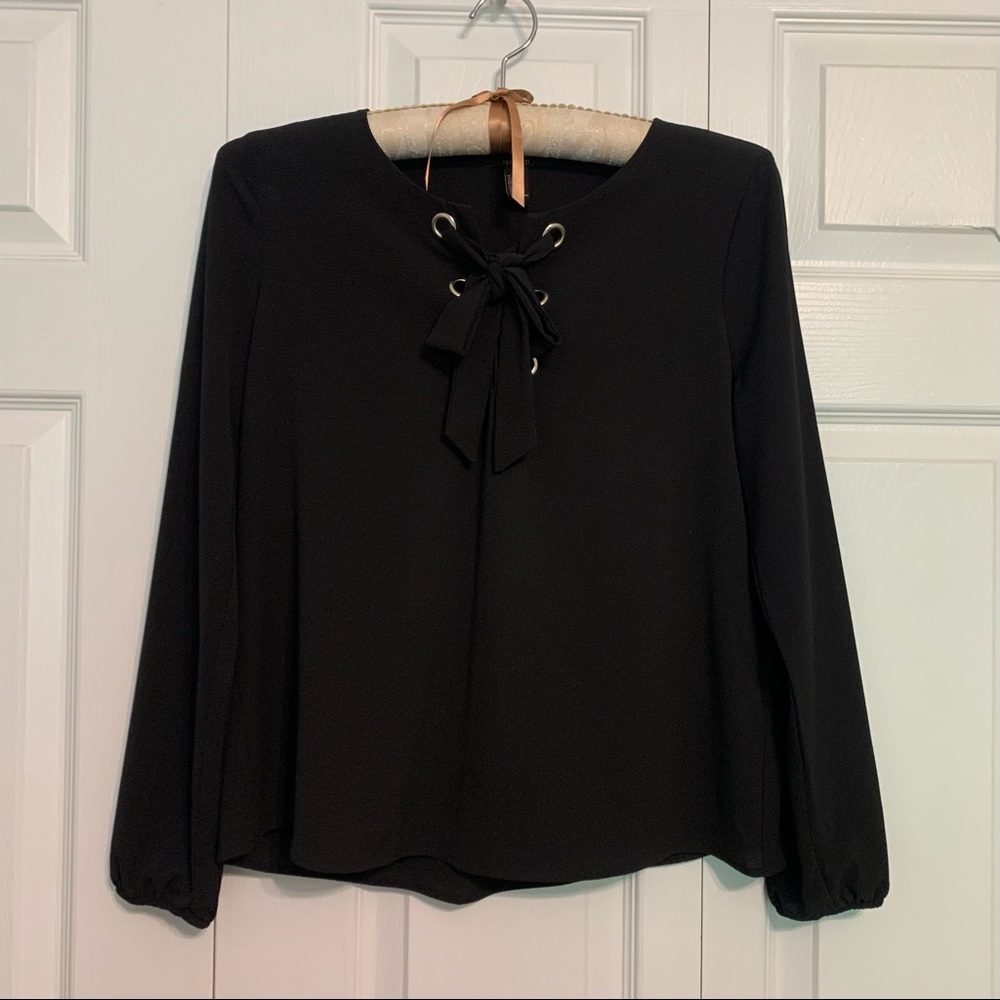 🌸 3/$15 Forever 21 Tied V-Neck Textured Gypsy Long-Sleeve Black Shirt Si…